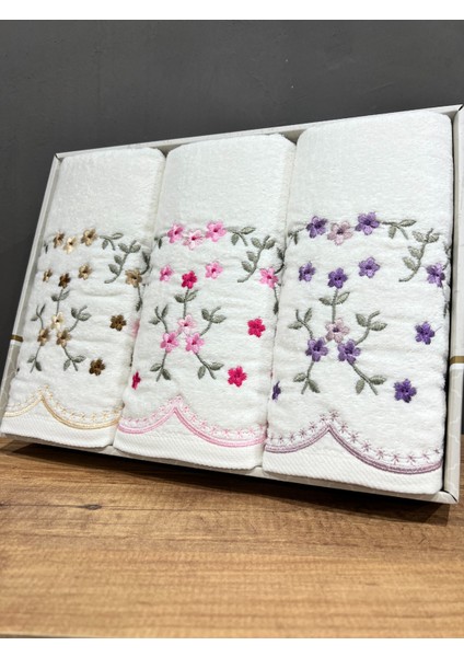 3'Lü Nakış Işlemeli Kutulu Çeyizlik 50 x 90 cm Kadife El Ve Yüz Havlusu