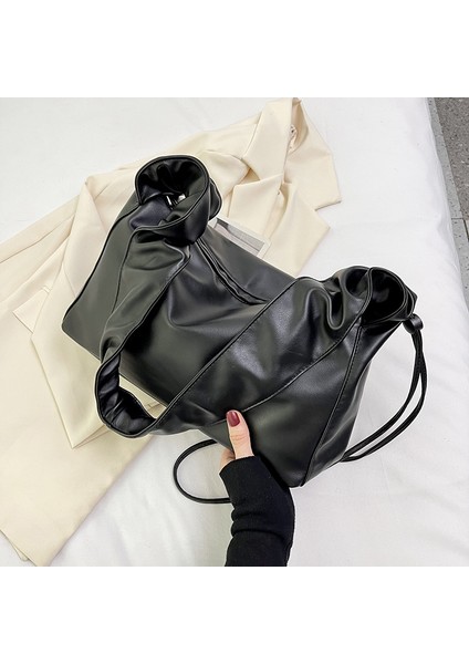 Niş Tasarım Tek Omuz Çapraz Vücut Pilili Koltuk Altı Kız Sıcak Kız Çantası 2023 Ilkbahar ve Yaz Yeni Üst Düzey Kadın Çantası (Yurt Dışından)