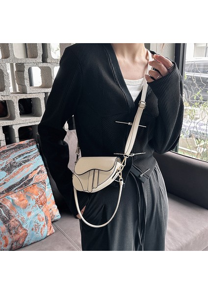 Kadınlar Için Batı Tarzı Küçük Çanta 2024 Kişilik Popüler Yeni Moda Kontrast Renk Kore Tarzı Tek Omuz Crossbody Eyer Çantası (Yurt Dışından) modelleri
