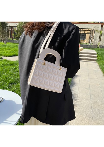 Moda Rahat Çanta Ekose Küçük Çanta Kadın Çantası 2023 Popüler Yeni Stil Modaya Uygun Basit Yabancı Stil Tek Omuz Crossbody Çanta (Yurt Dışından) fırsatları