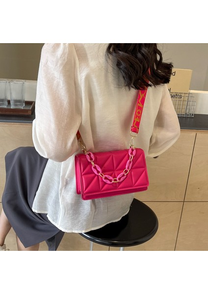 Batı Tarzı Işe Gidip Gelen Bayanlar Küçük Kare Çanta 2024 Yeni Akrilik Zincir Moda Moda Omuz Çantası Basit Çapraz Vücut Çantası (Yurt Dışından) fırsatları