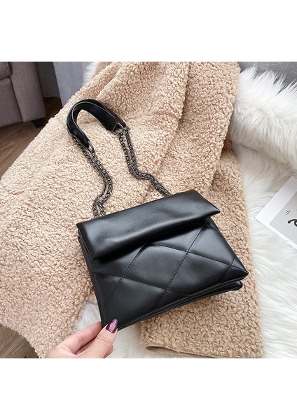 Moda Retro Hong Kong Tarzı Çanta Crossbody Çanta 2024 Yeni Çok Yönlü Küçük Kokulu Tarzı Eşkenar Dörtgen Zincir Çanta Büyük Kapasiteli Kadın Çantası (Yurt Dışından) fiyatları