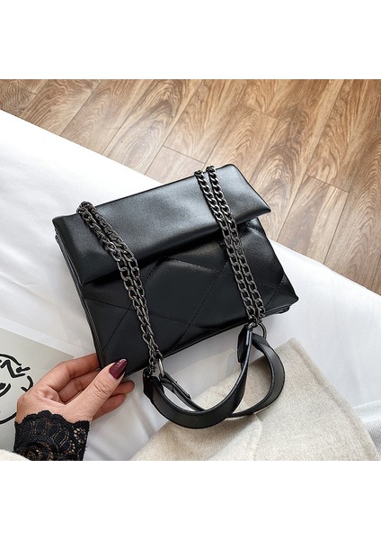 Moda Retro Hong Kong Tarzı Çanta Crossbody Çanta 2024 Yeni Çok Yönlü Küçük Kokulu Tarzı Eşkenar Dörtgen Zincir Çanta Büyük Kapasiteli Kadın Çantası (Yurt Dışından) fırsatları