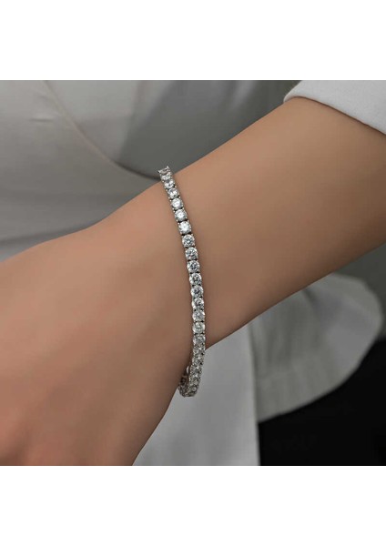 Gümüş 6 mm Beyaz Taşlı Su Yolu Kadın Bileklik modelleri