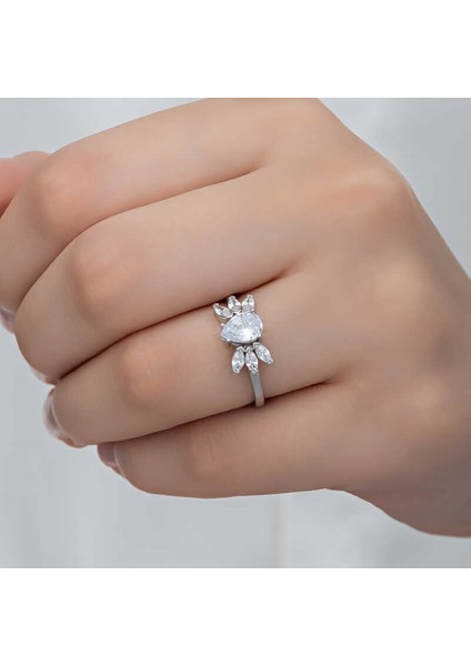 Gümüş Damla Zirkon Taşlı Kadın Yüzük modelleri