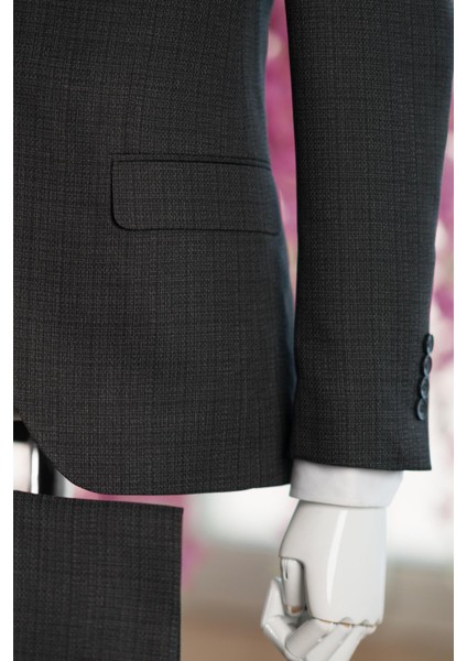 Sivri Yaka Desenli Çift Yırtmaçlı Slimfit Yelekli Takım Elbise
