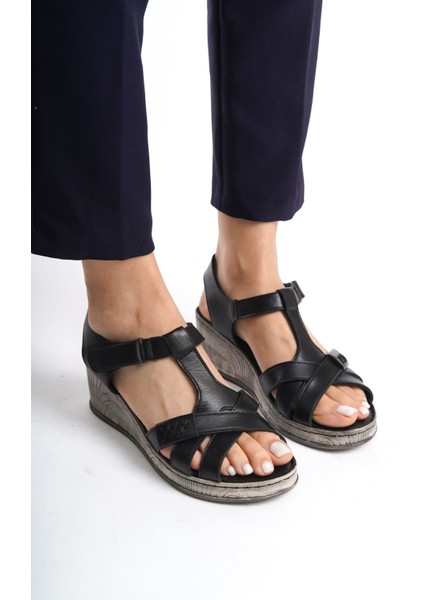 Deri Siyah Anatomik Taban Comfort Kadın Sandalet TMD202463