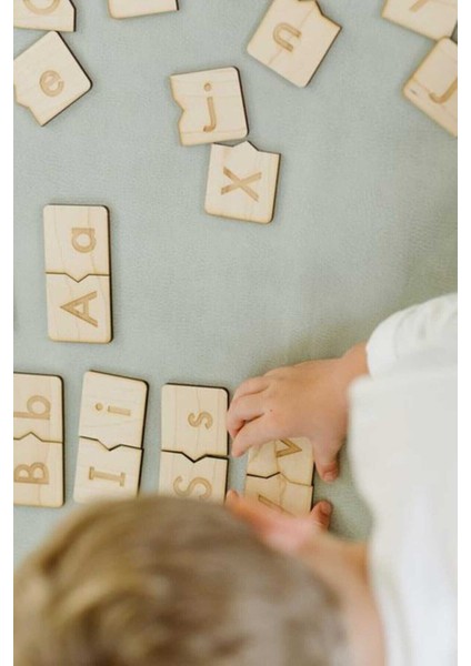 Montessori Ingilizce Türkçe Ahşap Alfabe Bulmacası Büyük ve Küçük Harf Eşleştirme Oyunu