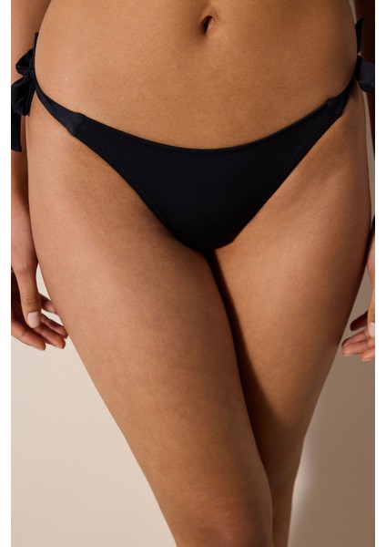 String Siyah Bikini Altı
