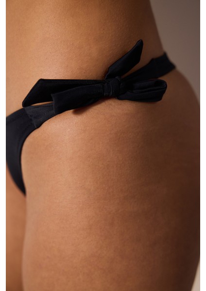 String Siyah Bikini Altı modelleri