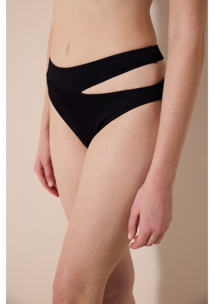 Brigett Cut Dokulu Siyah Bikini Altı