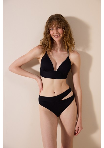 Brigett Cut Dokulu Siyah Bikini Altı