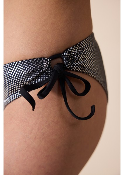 Dazzle V Ring Parlak Çok Renkli Bikini Altı modelleri