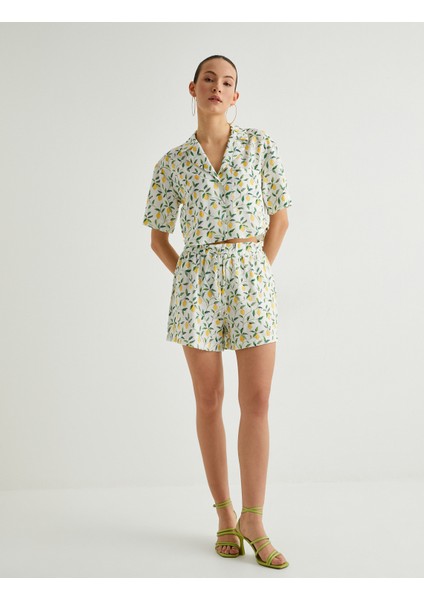 Beli Bağcıklı Meyve Desenli Şort fiyatları