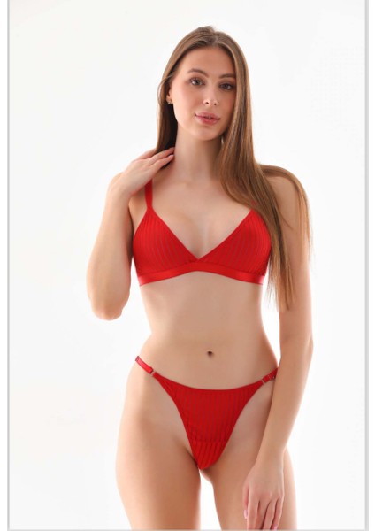 Kırmızı Üçgen Sütyen Takımı