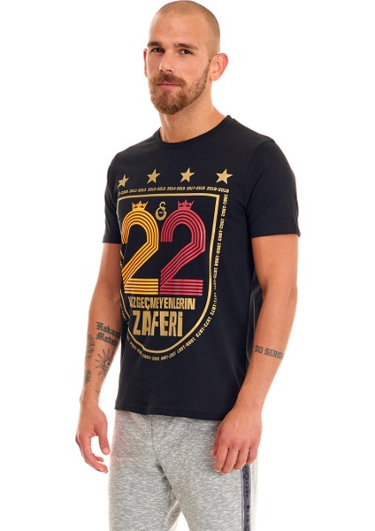 Galatasaray 22 Vazgeçmeyenlerin Zaferi Erkek T-Shirt E191259 fiyatları