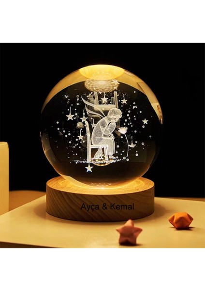Isme Özel Büyük Boy Işıklı Ahşap Kaideli Küçük Prens Temalı Cam Küre 8cm