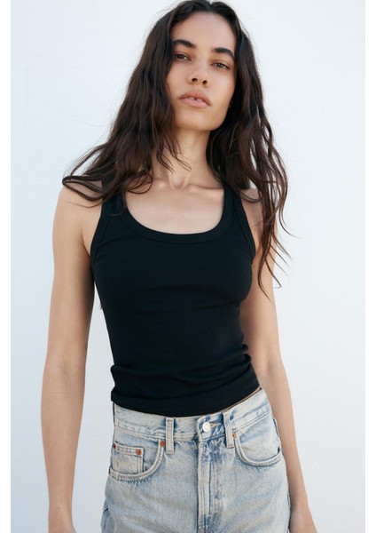 Kadın Fitilli Askılı Basic Atlet – Yuvarlak Yaka, Slim Fit, Yazlık ve Günlük Rahat, %65 Polyester, %30 Pamuk, %5 Likra