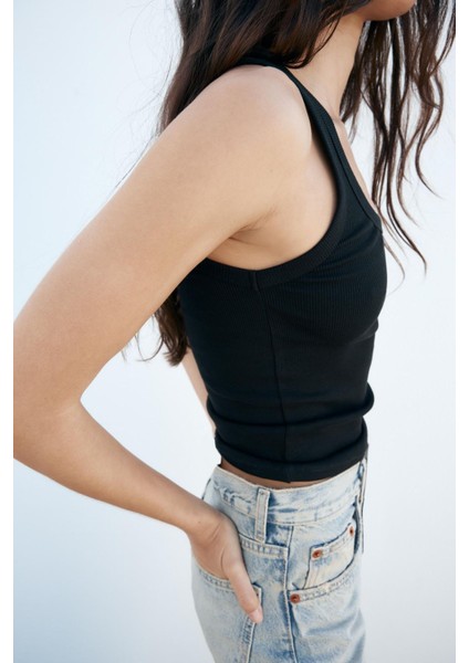 Kadın Fitilli Askılı Basic Atlet – Yuvarlak Yaka, Slim Fit, Yazlık ve Günlük Rahat, %65 Polyester, %30 Pamuk, %5 Likra modelleri