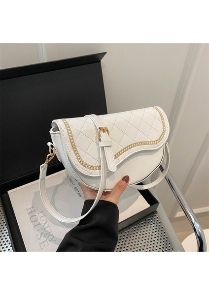 2024 Yeni Moda Moda Omuz Çantası Eşkenar Dörtgen Nakış Eyer Çantası Kadın Basit Niş Doku Crossbody Çanta (Yurt Dışından)