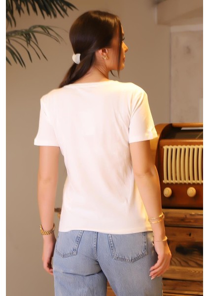 Kısa Kollu Sıfır Yaka Baskılı Beyaz Kadın T-Shirt 4SAK50166EK-2Y4 indirimleri