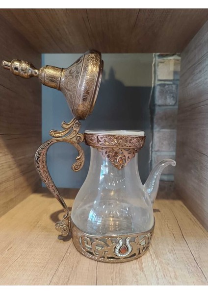 Cam demliğin 1L kapasiteli şık ve şeffaf tasarımı