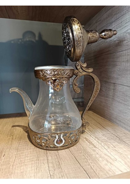 Cam demliğin 1L kapasiteli şık ve şeffaf tasarımı
