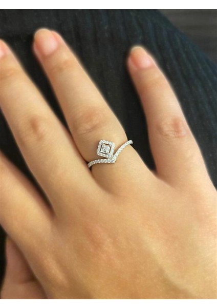 Kadın Kare Taş Detay Gümüş Yüzük modelleri