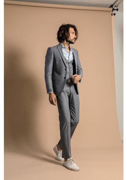 Slim-Fit Gri Takım Elbise | Wessi modelleri