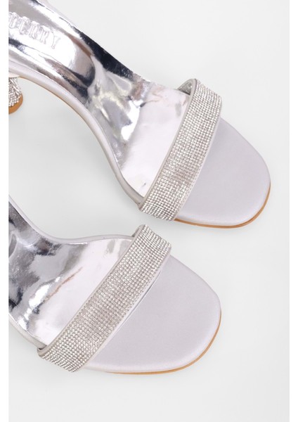 Kadın Conny Gümüş Saten Taşlı Topuklu Ayakkabı fırsatları