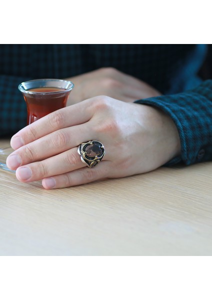 Faset Zultanit Taşlı Yanları Mikro Taş Mıhlamalı Kılıç Temalı 925 Ayar Gümüş Erkek Yüzük modelleri