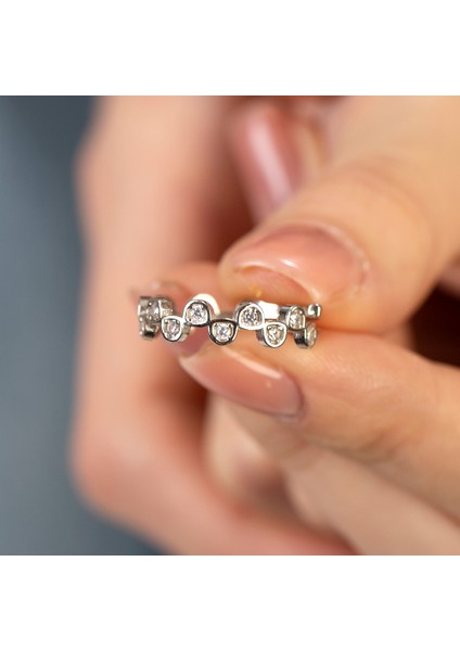 Zirkon Taşlı Taç Tasarım Silver Renk Free Size 925 Ayar Gümüş Kadın Yüzük indirimleri