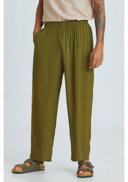 Relaxed Fit Dökümlü Erkek Pantolonu Haki