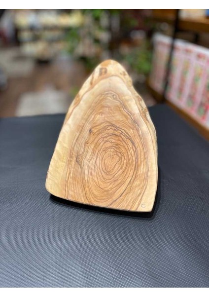 C Zeytin Ağacı Sunum Tahtası Uzunluk 29 X 36 cm Genişlik 12 X 20 cm