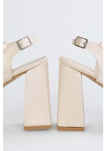 Kadın Merdia Ten Saten Taşlı Platform Topuklu Ayakkabı indirimleri