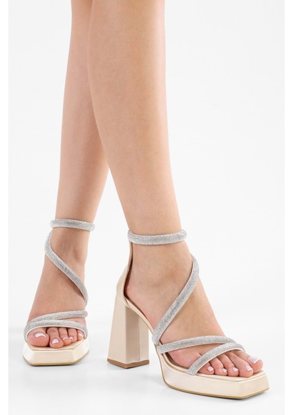 Kadın Skya Ten Saten Taşlı Platform Topuklu Ayakkabı modelleri