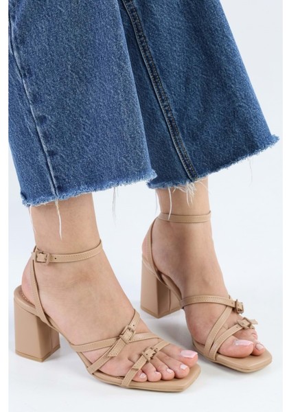 Kadın Boyze Ten Kemer Tokalı Topuklu Ayakkabı