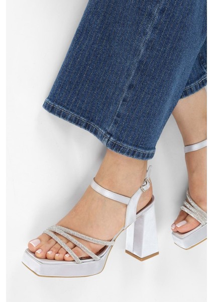 Kadın Merdia Gümüş Saten Taşlı Platform Topuklu Ayakkabı