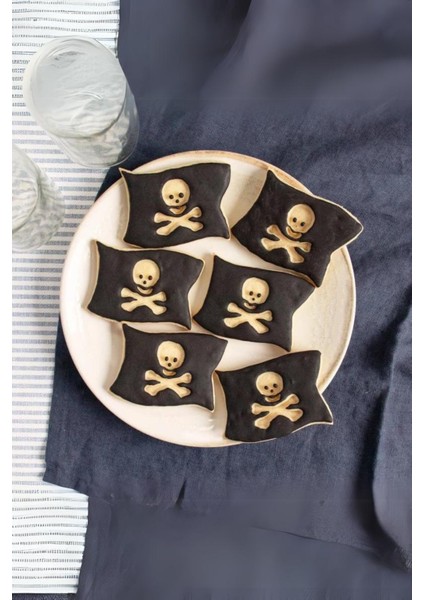 Korsan Bayrağı Kurabiye Kalıbı, Hamur Şekillendirici