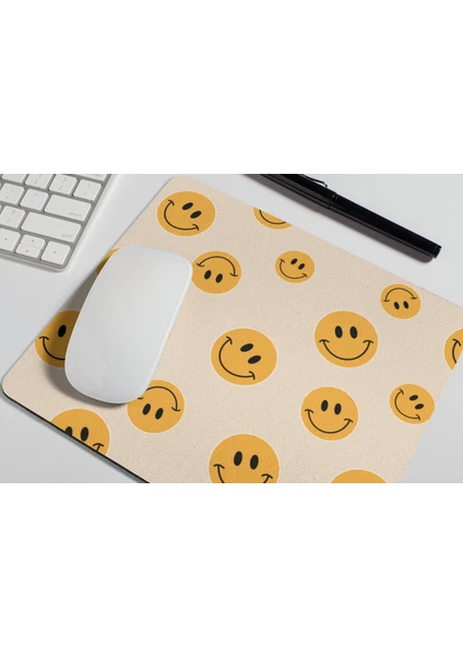 Nino Store Smile Gülen Yüz Emojili Renkli Dikdörtgen Hediyelik ve Günlük Kullanıma Uygun Baskılı Mouse Pad