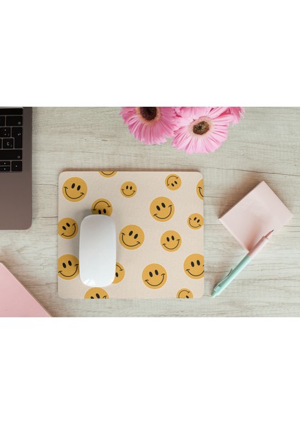 Nino Store Smile Gülen Yüz Emojili Renkli Dikdörtgen Hediyelik ve Günlük Kullanıma Uygun Baskılı Mouse Pad