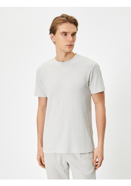 Slim Fit Tişört Bisiklet Yaka Kısa Kollu Dokulu fiyatları