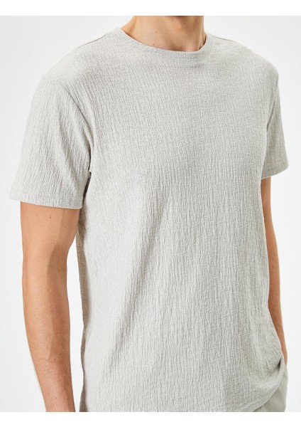 Slim Fit Tişört Bisiklet Yaka Kısa Kollu Dokulu fırsatları