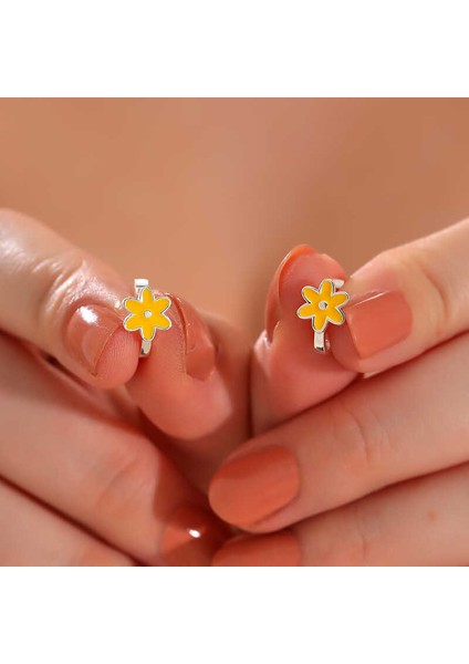 Gümüş Sarı Çiçek Çocuk Küpesi fiyatları