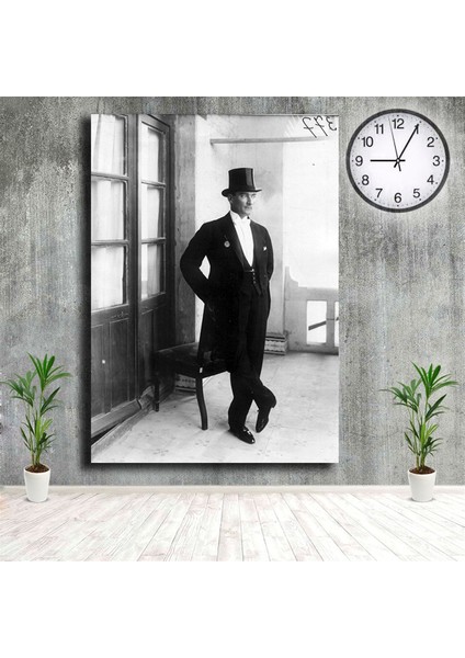 Atatürk Boy Fotoğrafı Siyah Şapkalı Beyaz Papyonlu Mustafa Kemal Kanvas Tablo