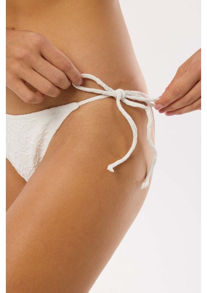 4654 Beyaz Bikini Takımı fırsatları