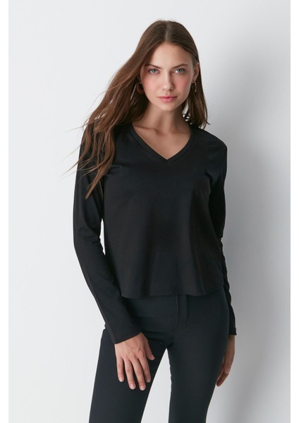 V Yaka Uzun Kol 2'li Basic T-Shirt 954 Siyah/beyaz fırsatları