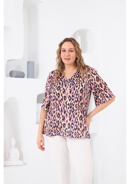 Kolye Detaylı Büyük Beden Leopar Bluz