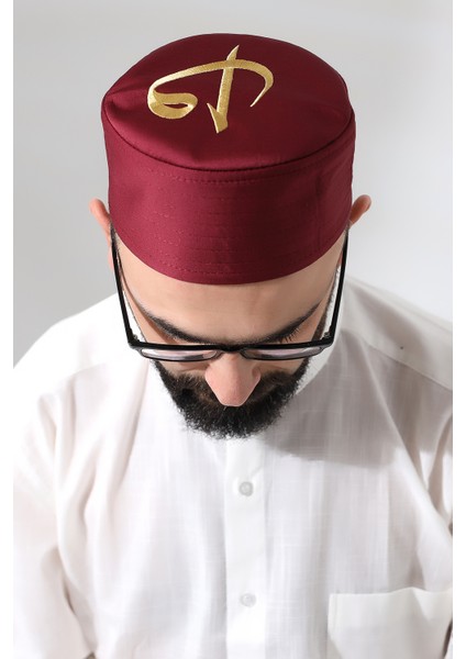 Bordo Kapitone Elif Vav Nakışlı Kalıp Namaz Takkesi