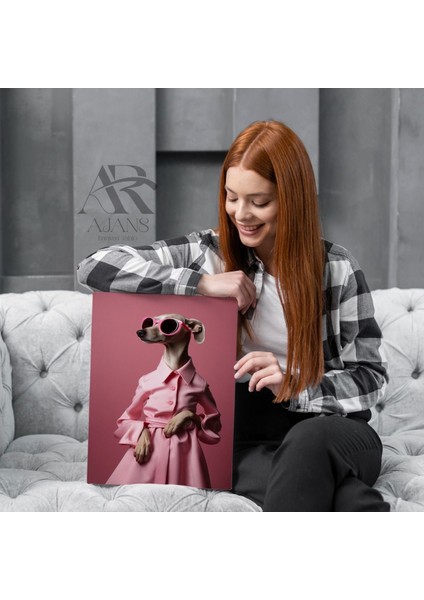 Pembe Elbiseli Gözlük Takan Köpek Kanvas Tablo modelleri